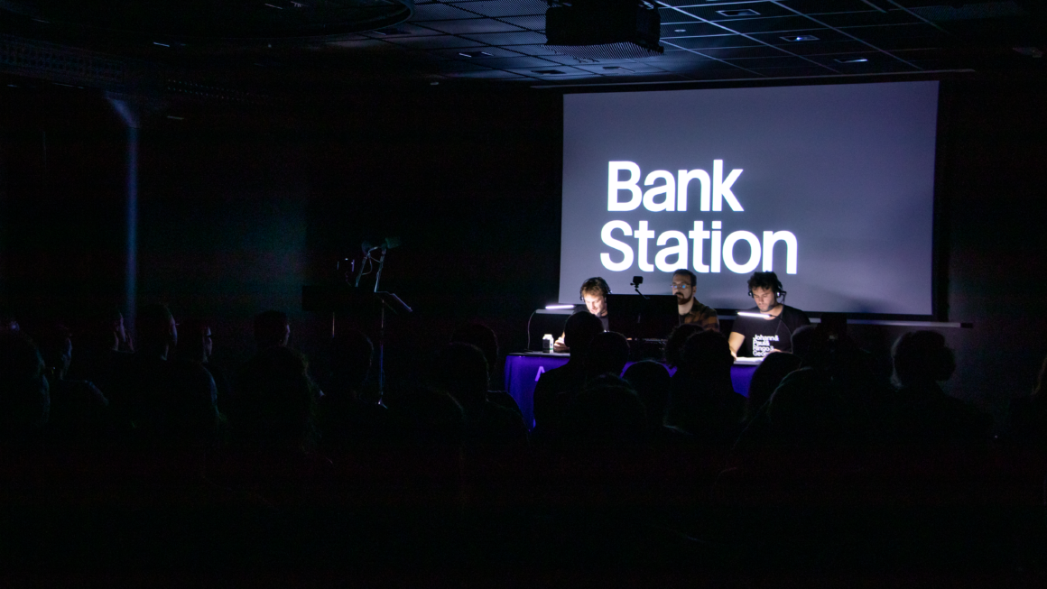 “Bank Station”, sold out il primo live podcast a Bologna